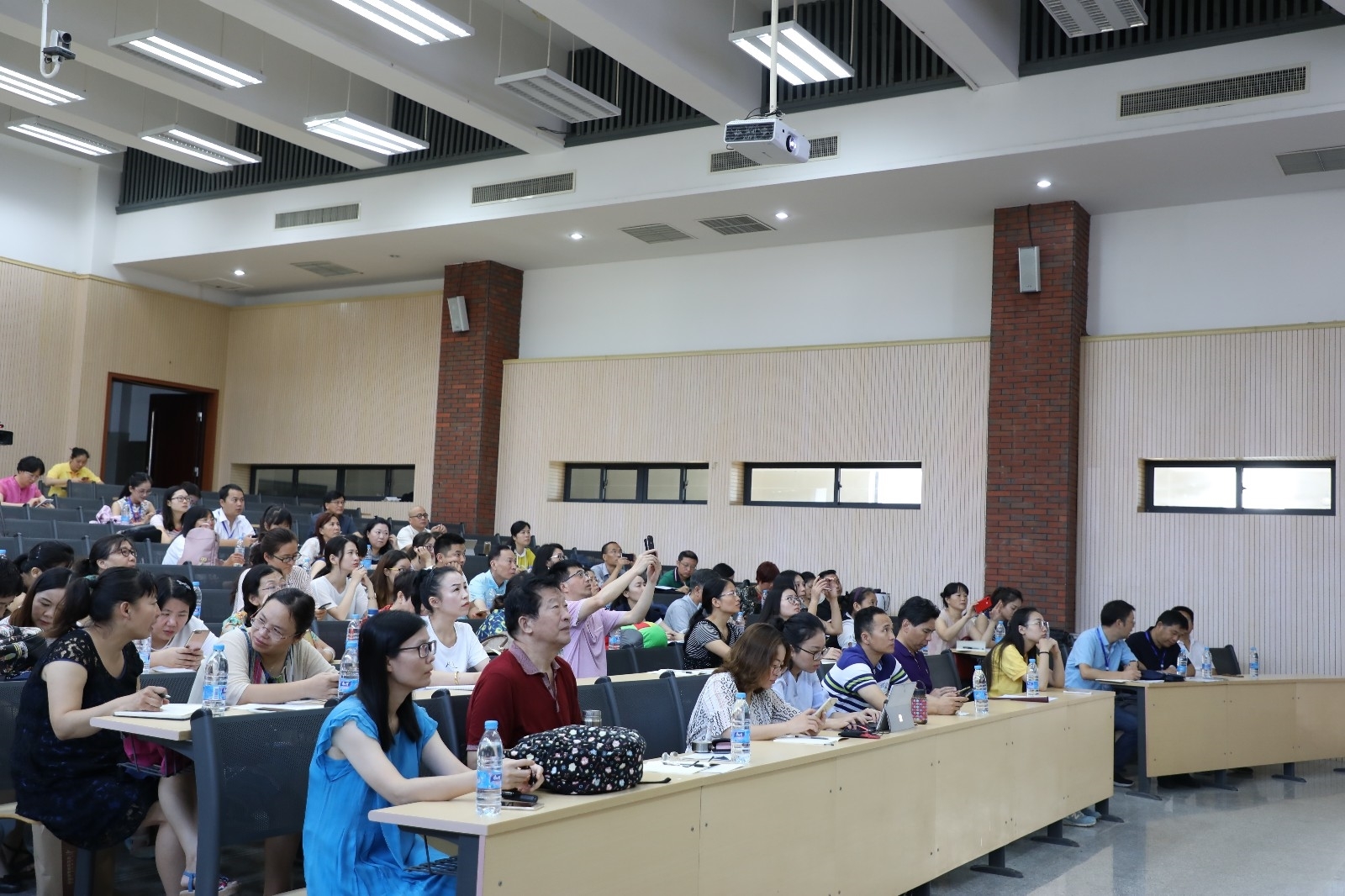 微信图片_20180813112928.jpg 微信图片_20180813112928.jpg