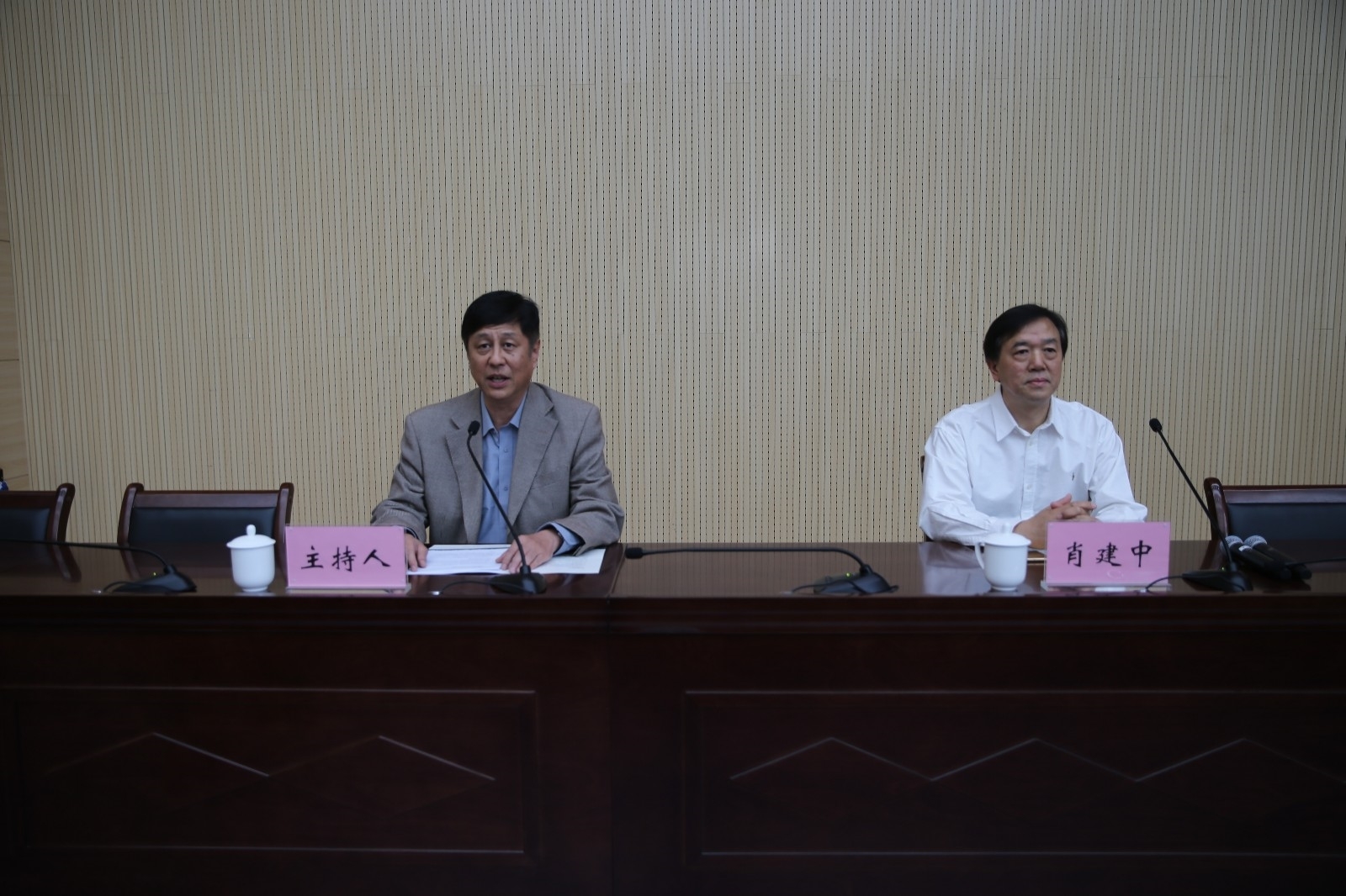 BM4W8420.JPG BM4W8420.JPG