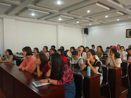 2017-2018下半学年第一次纪念建党96周年团课成功召开照片3.jpg 2017-2018下半学年第一次纪念建党96周年团课成功召开照片3.jpg