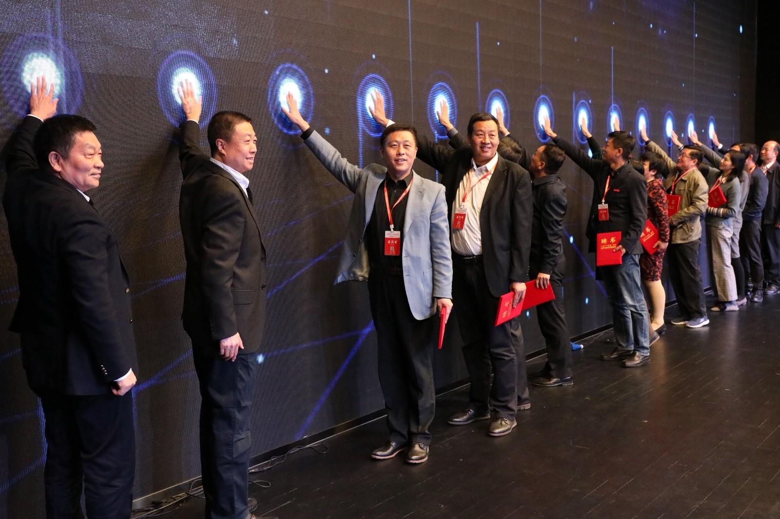 微信图片_20181028124228.jpg 微信图片_20181028124228.jpg