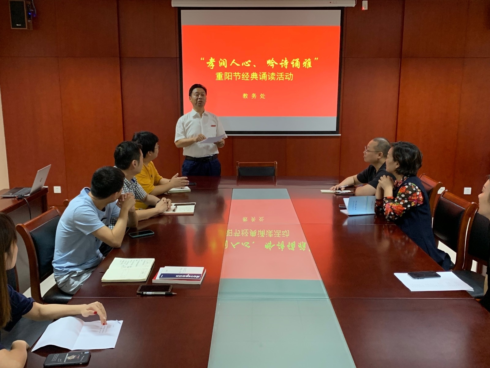 1.经典诵读活动.jpg 1.经典诵读活动.jpg