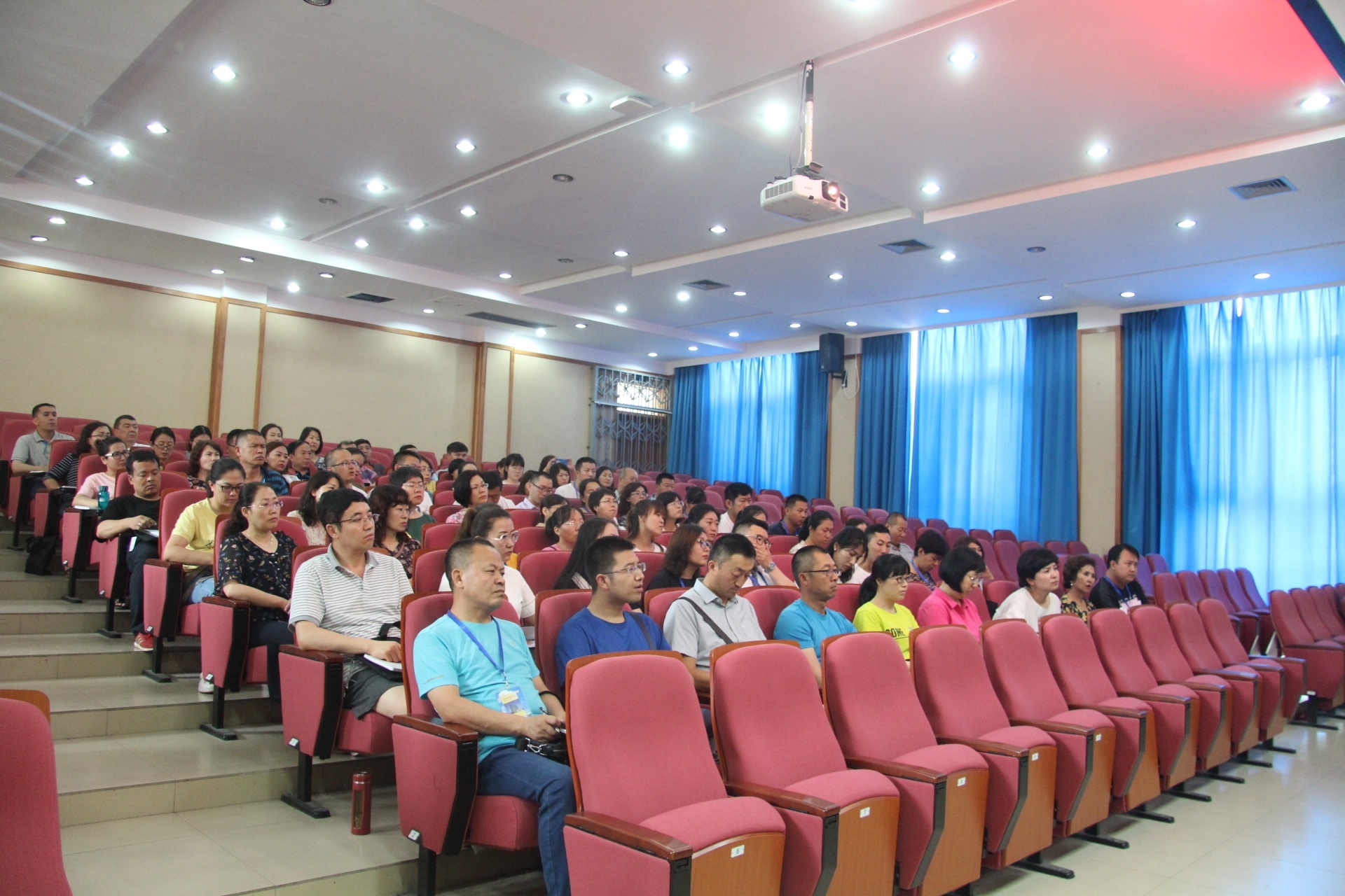 哈密培训班.jpg 哈密培训班.jpg