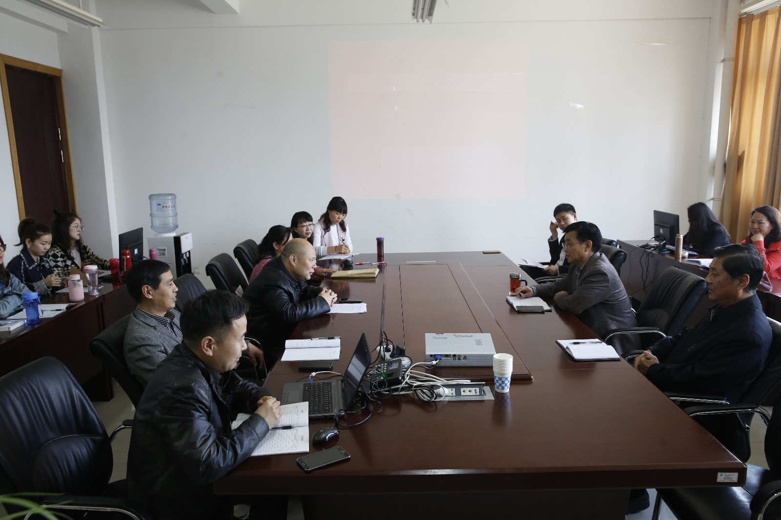 赵书记调研.JPG 赵书记调研.JPG